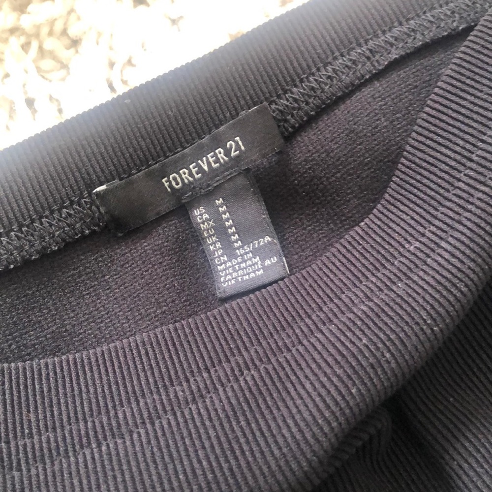 Black pencil skirt - Picture 3 of 3